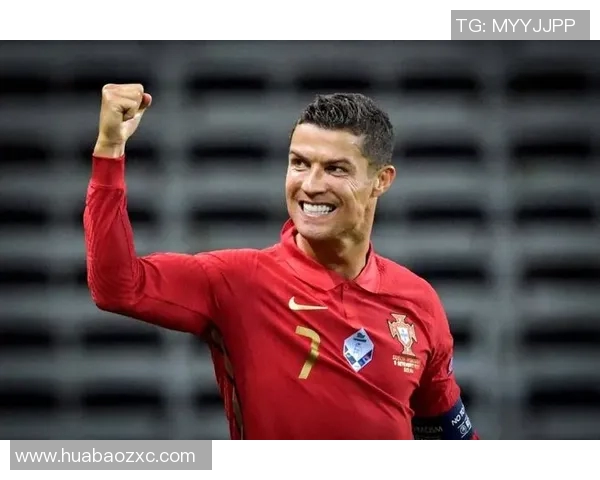 足球明星小琪的精彩瞬间与魅力风采全景展示图集